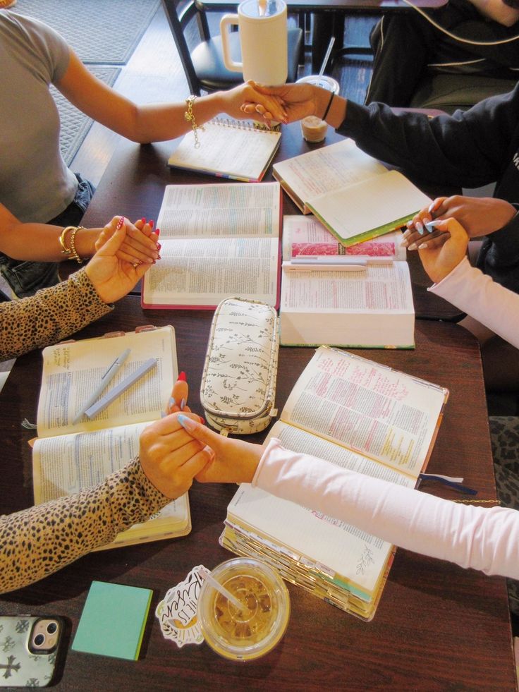 Comparte y Conecta con Otros: La Importancia de Hablar de Tu Experiencia Espiritual